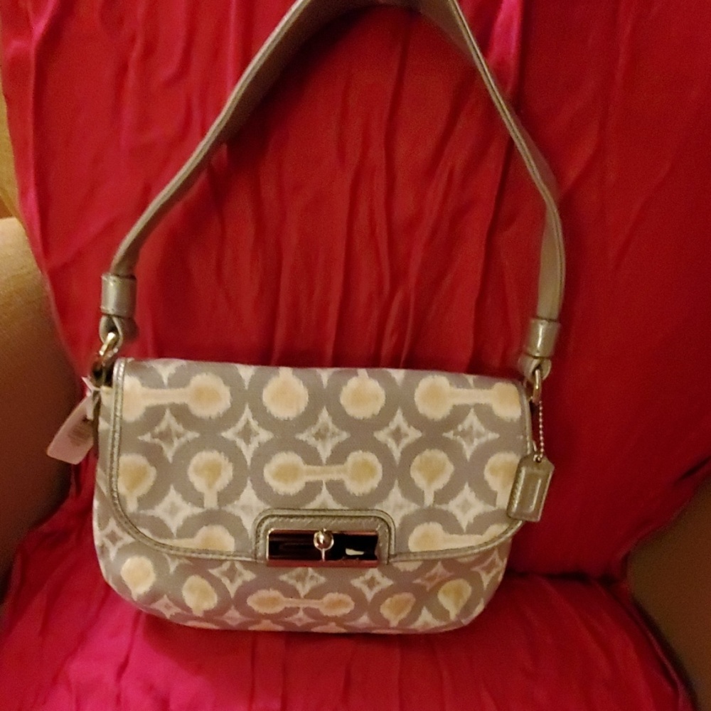 BNWT Coach OP Art Ikat shoulder bag!